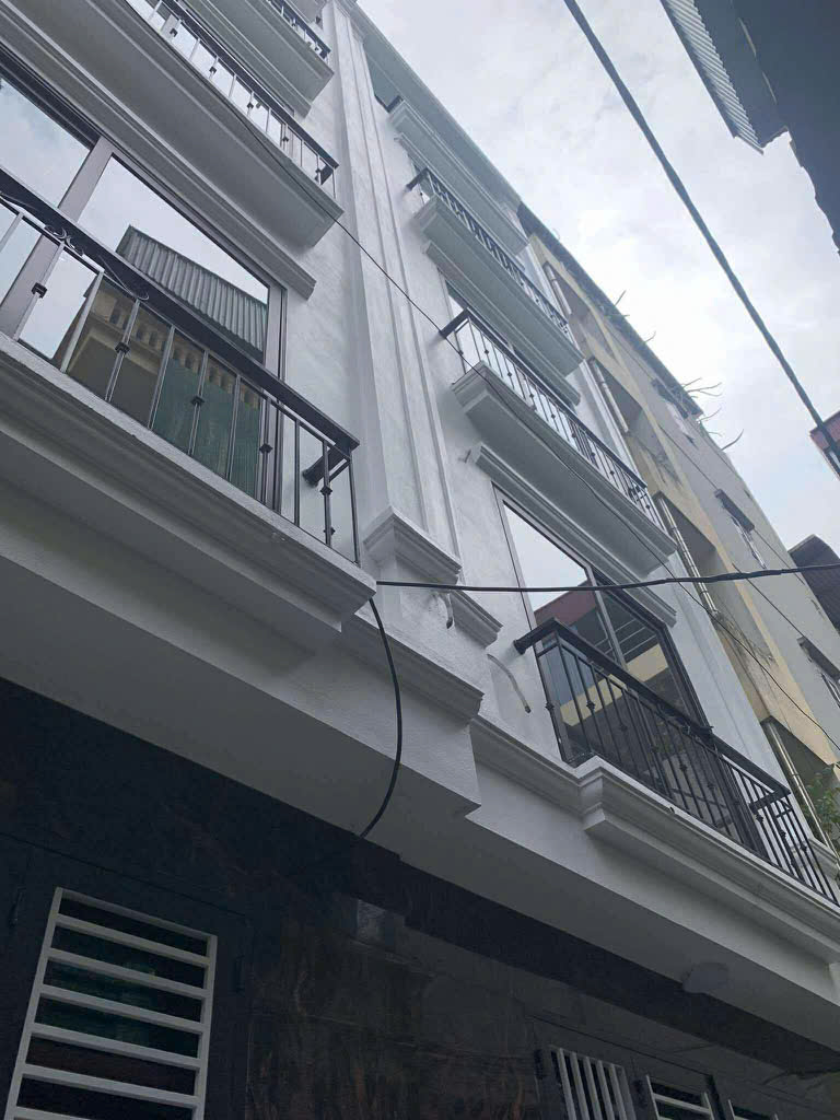 Bán nhà mới 5 tầng siêu xinh, 30m² nở hậu, gần Hồ Tây cực hiếm